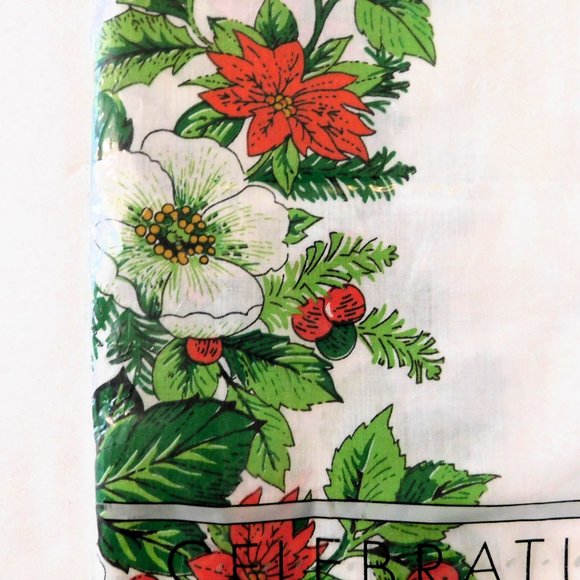 Sunweave Celebration Poinsettia Tablecloth 70 inch Round Permanent Press - Picture 2 of 5